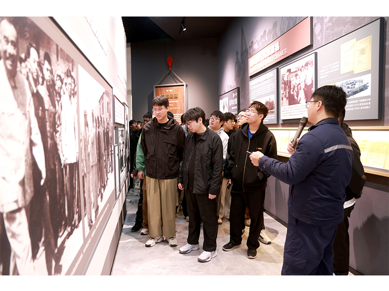 ����ʲô�������鳧�������������������ø�Уʦ���ǡ����۽硱��